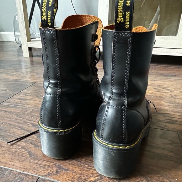 Dr.Martens, Women’s Boot - Picture 9 of 12